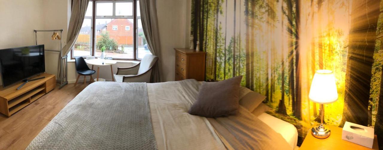 Amazing Quiet Garden House Near London Luton Airport Apartment Екстериор снимка